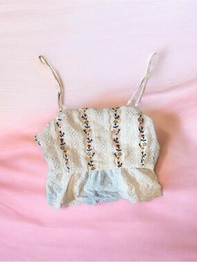 Forever 21 White Lace Embroidered Crop Top